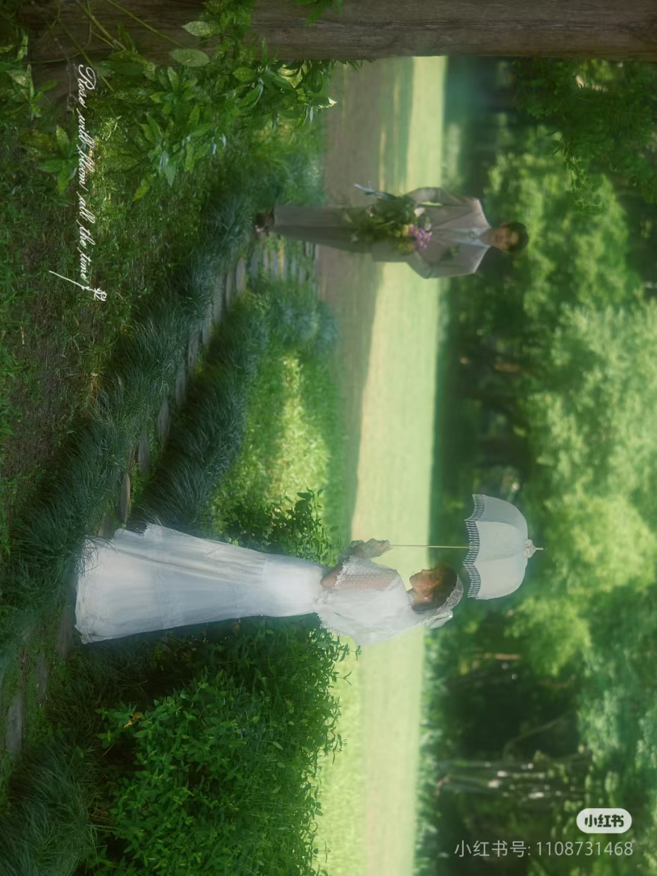 素材 室外草地婚纱1
