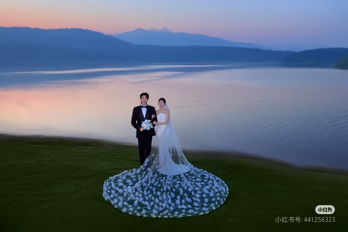 素材 夕阳婚纱