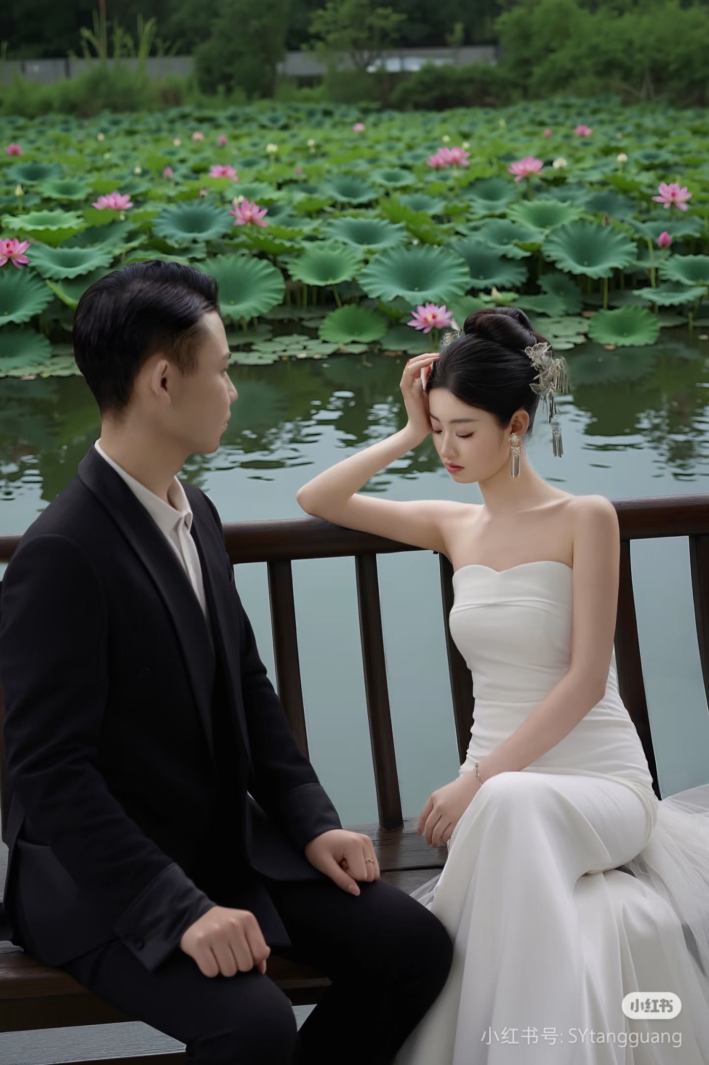 素材 荷花婚纱