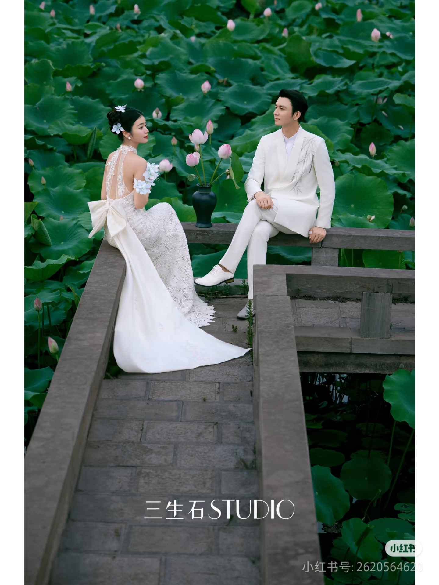 素材 荷花婚纱